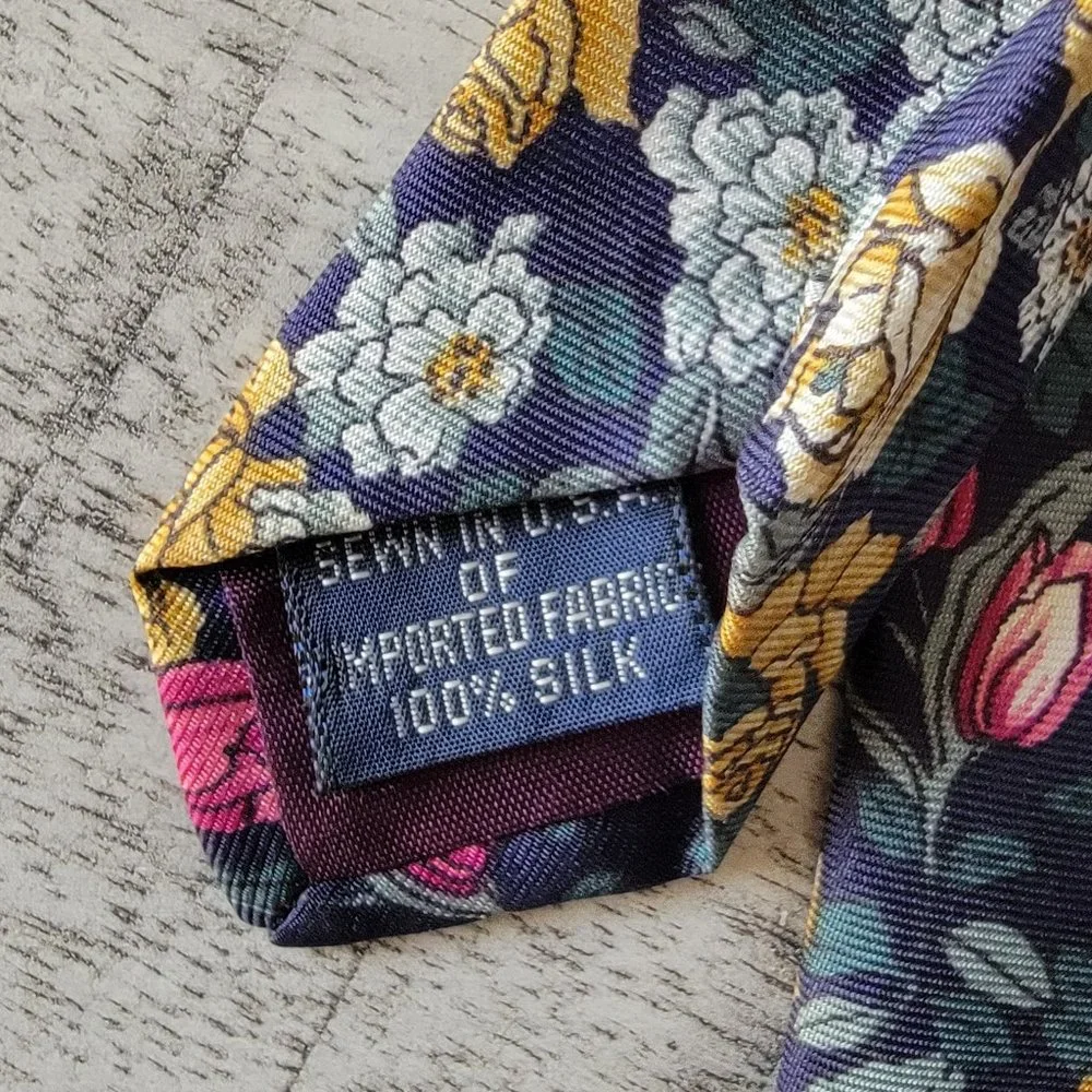 Lands' End Navy Pink and Gold Floral Silk Tie 57" x 3.5" - Picture 7 of 7